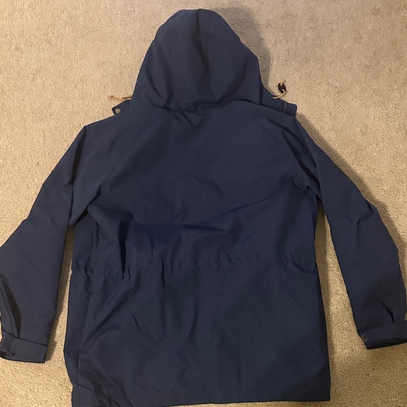 L.L. Bean Men's Navy Hooded Raincoat - Picture 5 of 5